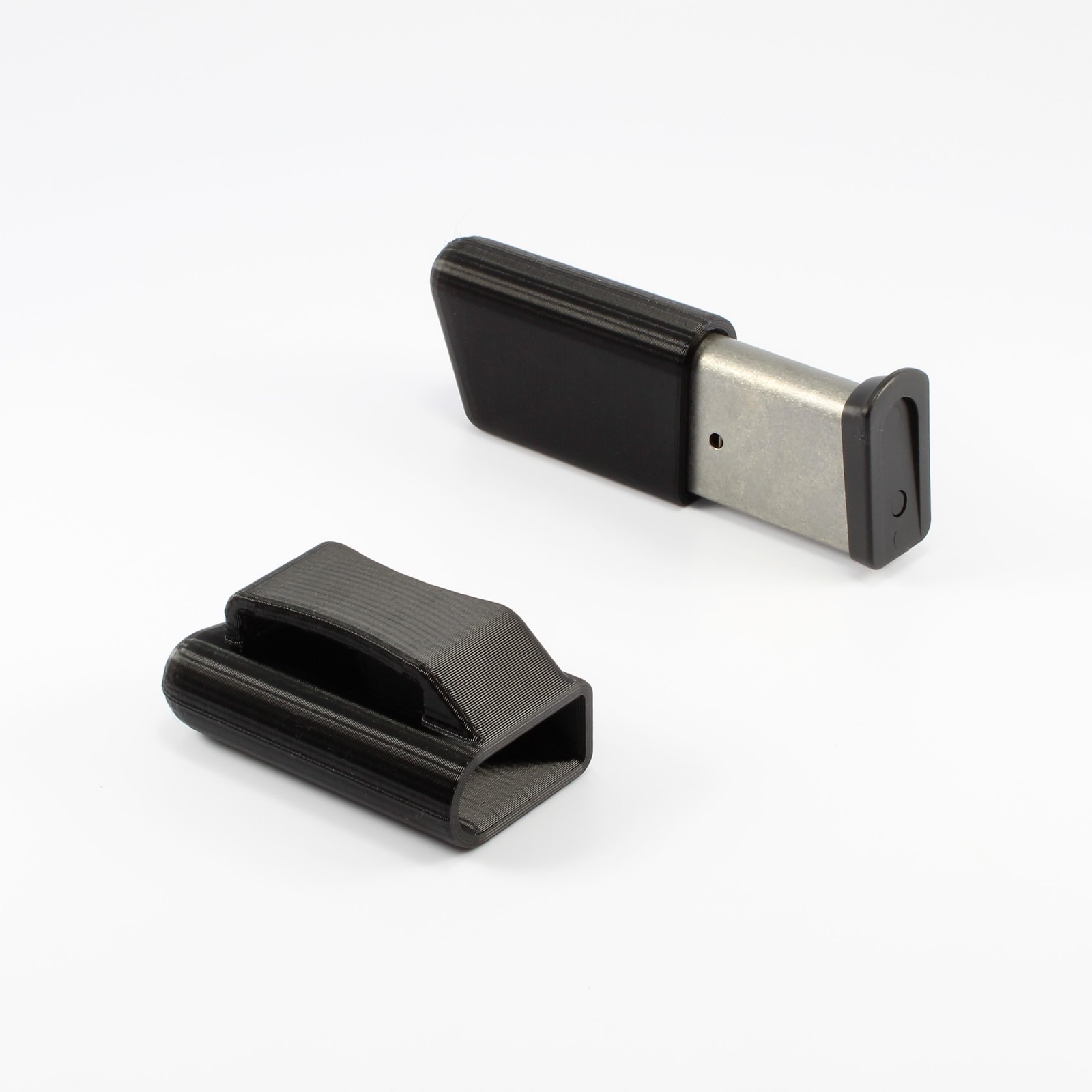 MAGAZINE POUCH FOR KAHR 9mm - RH SHOOTER - All Kahr 9mm Models - Up To 1.5" Belt