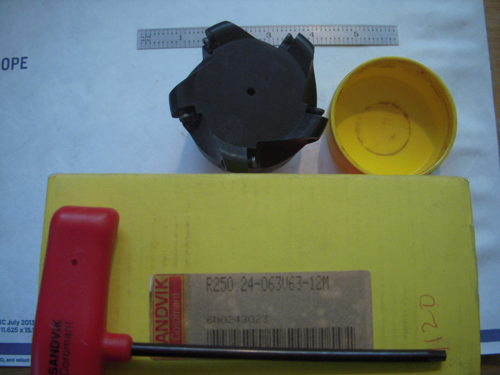 NEW SANDVIK COROMANT VARILOCK 3" INDEXABLE CARBIDE FACEMILL  R250 .24-063V63-12M