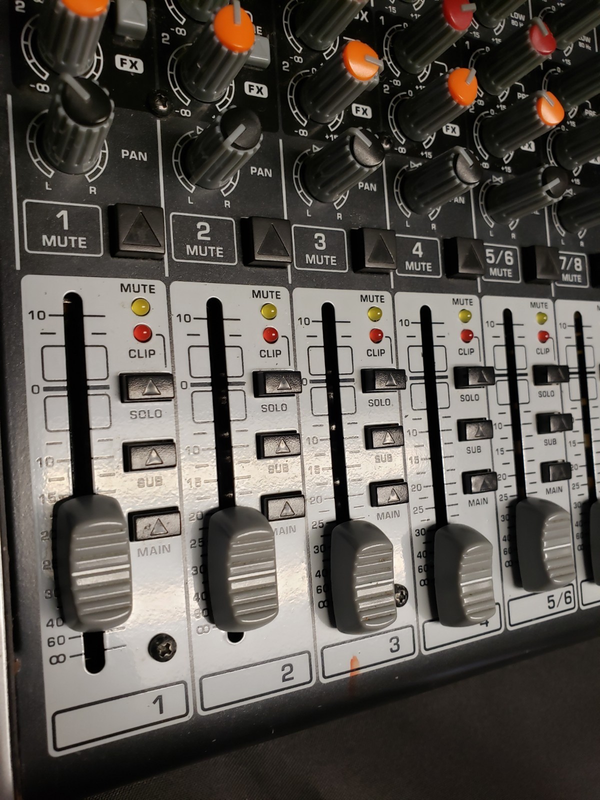 Read Tested Behringer Xenyx X1622USB Multi-FX Processor USB Audio Interface