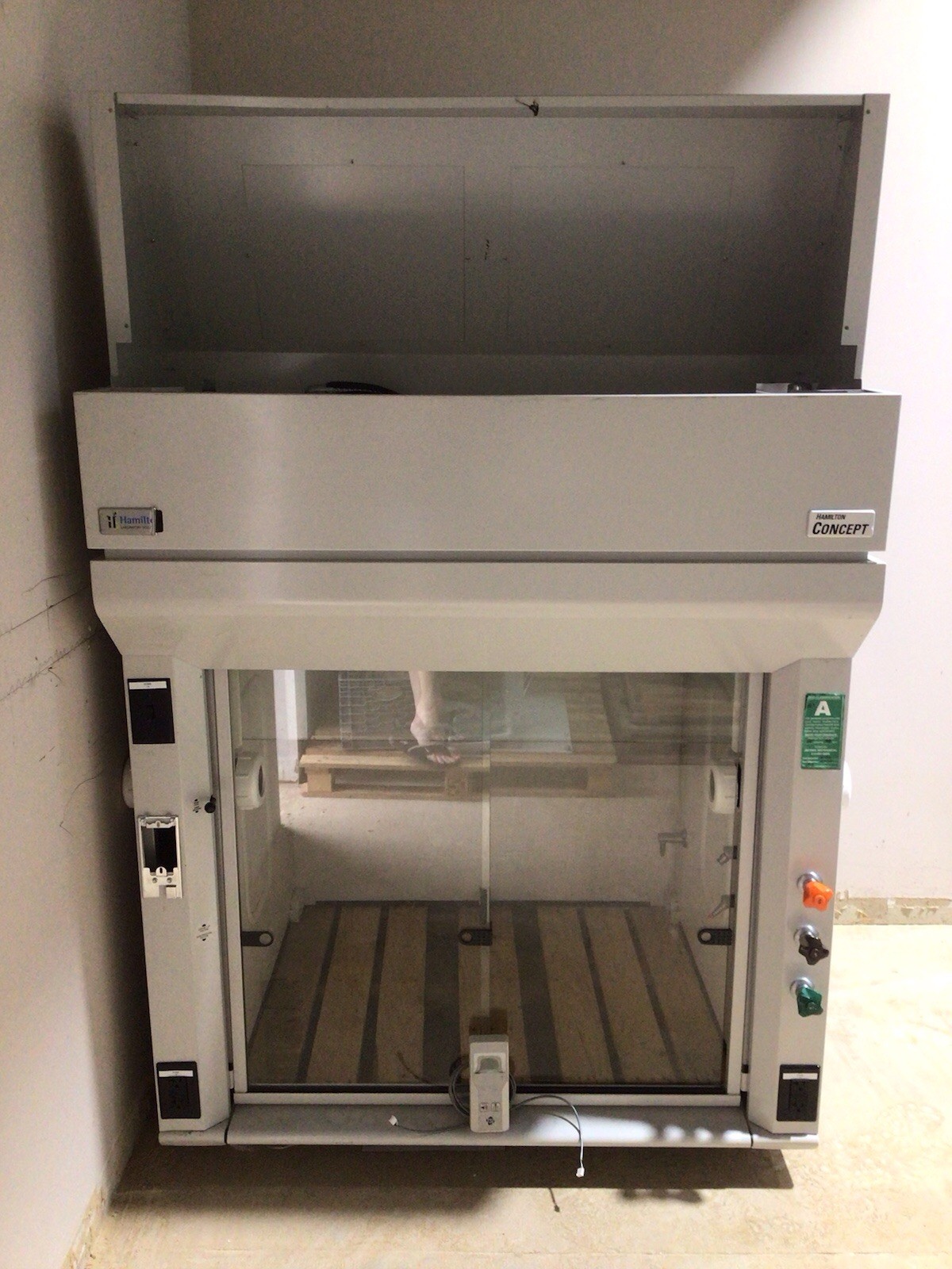 Hamilton Concept 3 Ft. Laboratory Fume Hood Nice! $1695.00