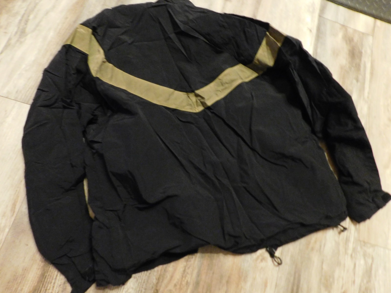 US ARMY APFU JACKET SIZE MEDIUM - SHORT