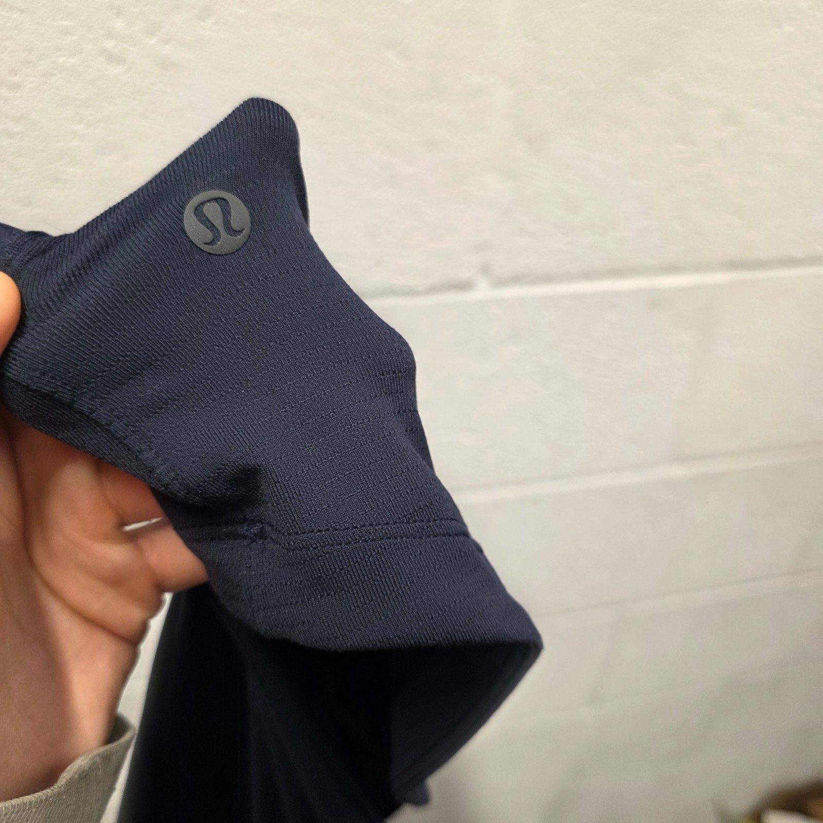 Lululemon Drysense shirt size M medium metal vent 20 x 3 0 Navy Blue