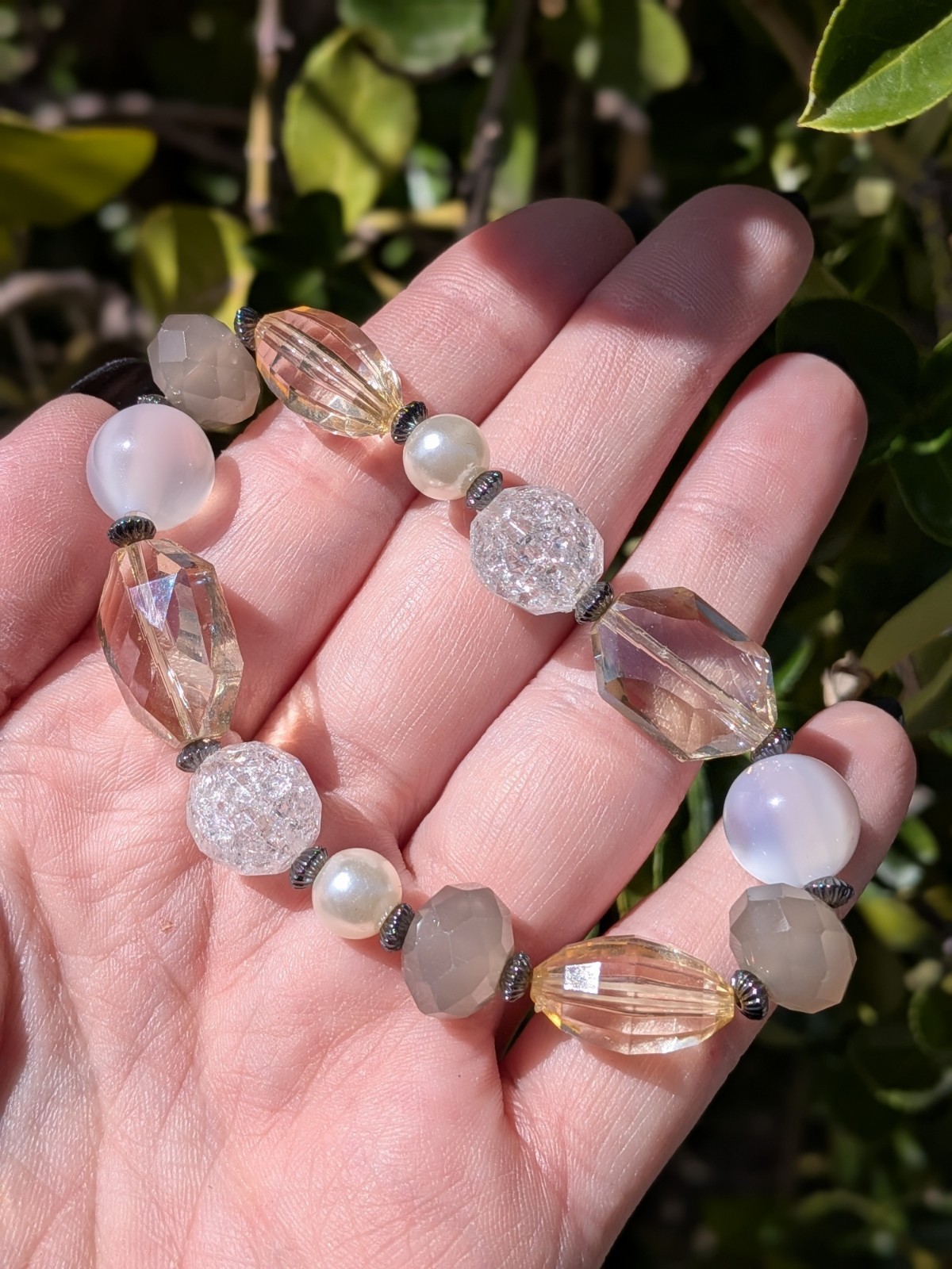 Handmade Glass & Plastic Beaded Bracelet 7in
