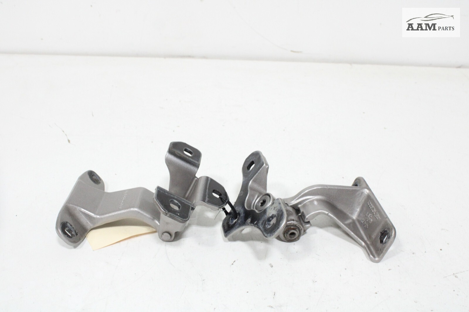 2018-2024 FREIGHTLINER CASCADIA FRONT RIGHT PASSENGER UPPER & LOWET HINGE OEM