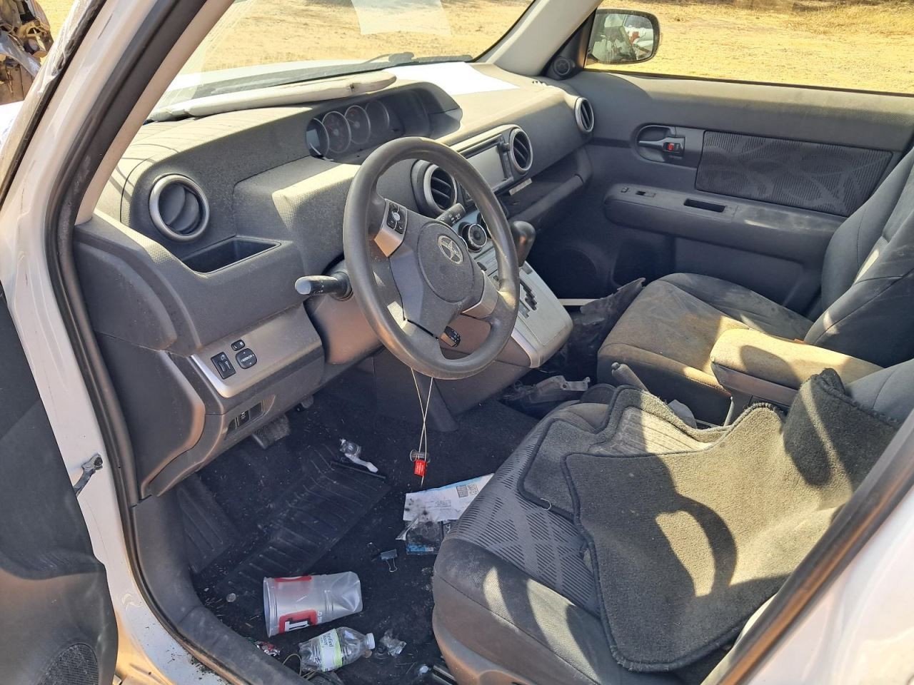 XB SCION 2015 Glove Box 4844156