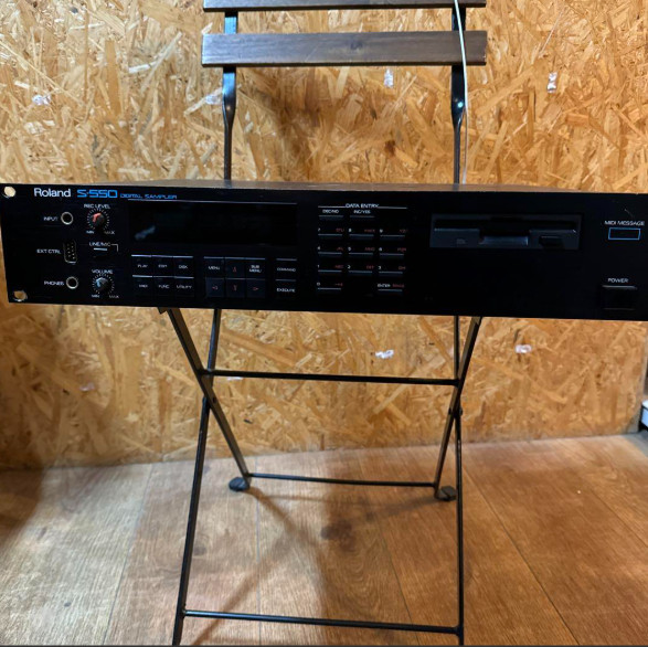 Roland S-550 Digital Sampler Rack Synthesizer Manual from Japan
