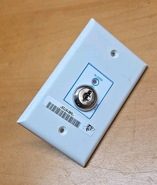 Edwards EST SD-TRK Remote Test/Reset Switch NO KEY bmc BIN24