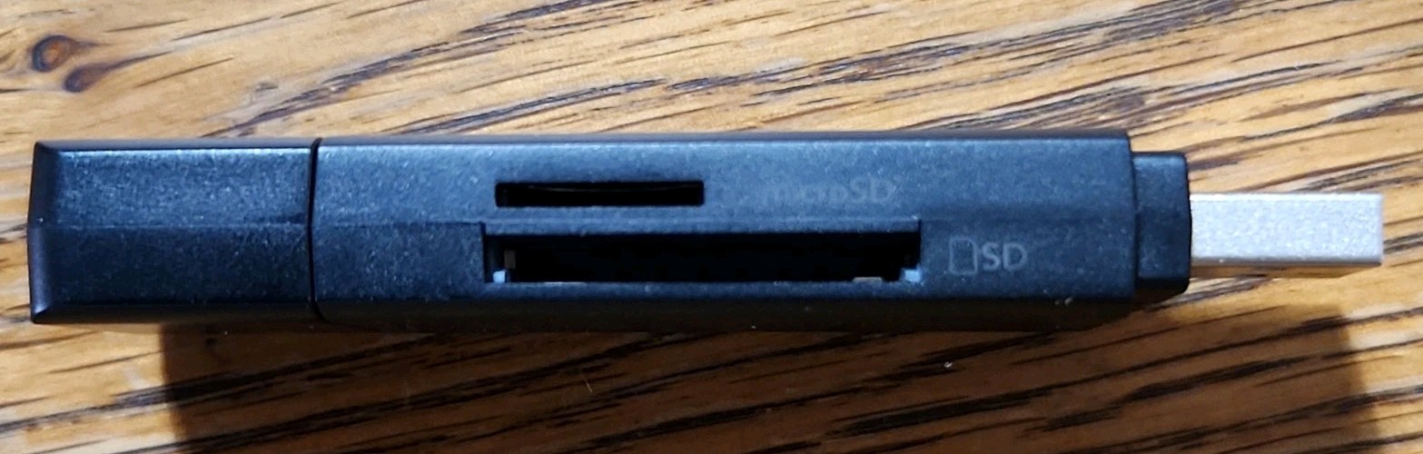 Insignia USB 3.0 SD microSD Memory Card Reader for Laptops Desktops Mac PC black