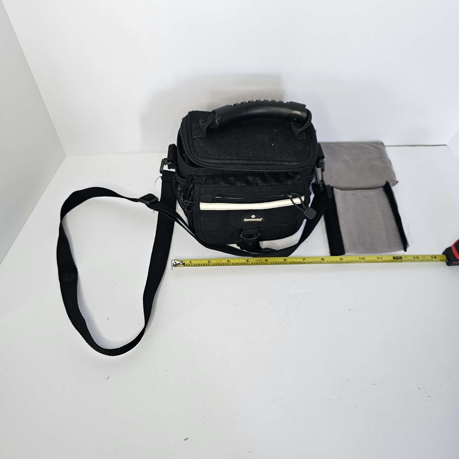 Samsonite WorldProof Versatile Padded Camera Bag with Pockets