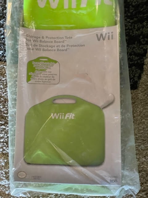 Wii FIT BALANCE BOARD TOTE AND MAT