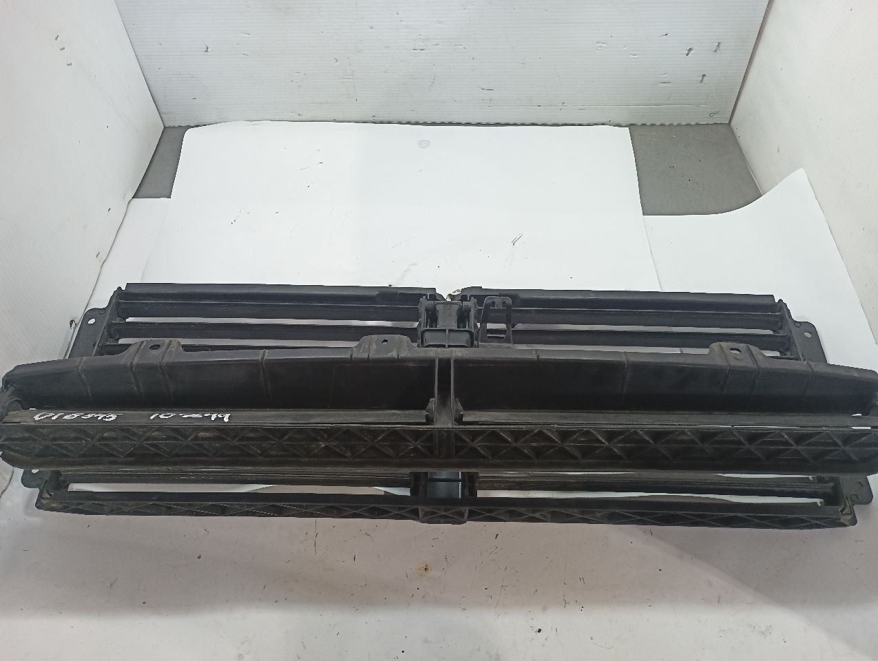 Lower Active Air Shutter from 2024 GMC Terrain 1.5L 12028099