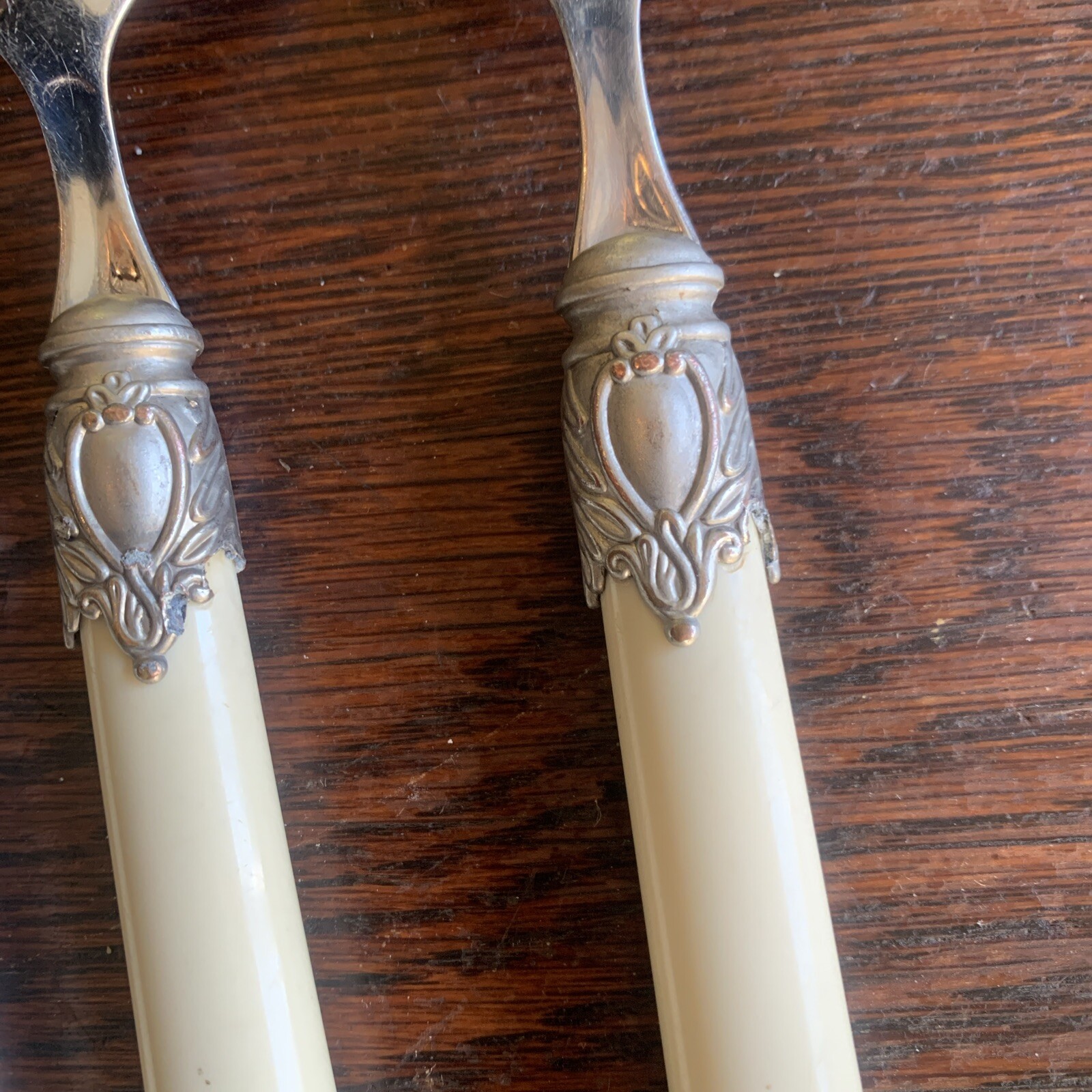 Home Essentials Renaissance Bone Stainless Steel Flatware 2 Salad Forks 2 Spoons