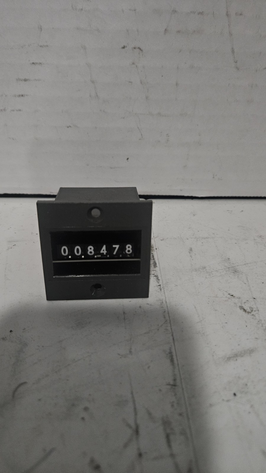 Redington P2-4816 Electromechanical Counter 115VAC Panel Mount Hour/Cycle...
