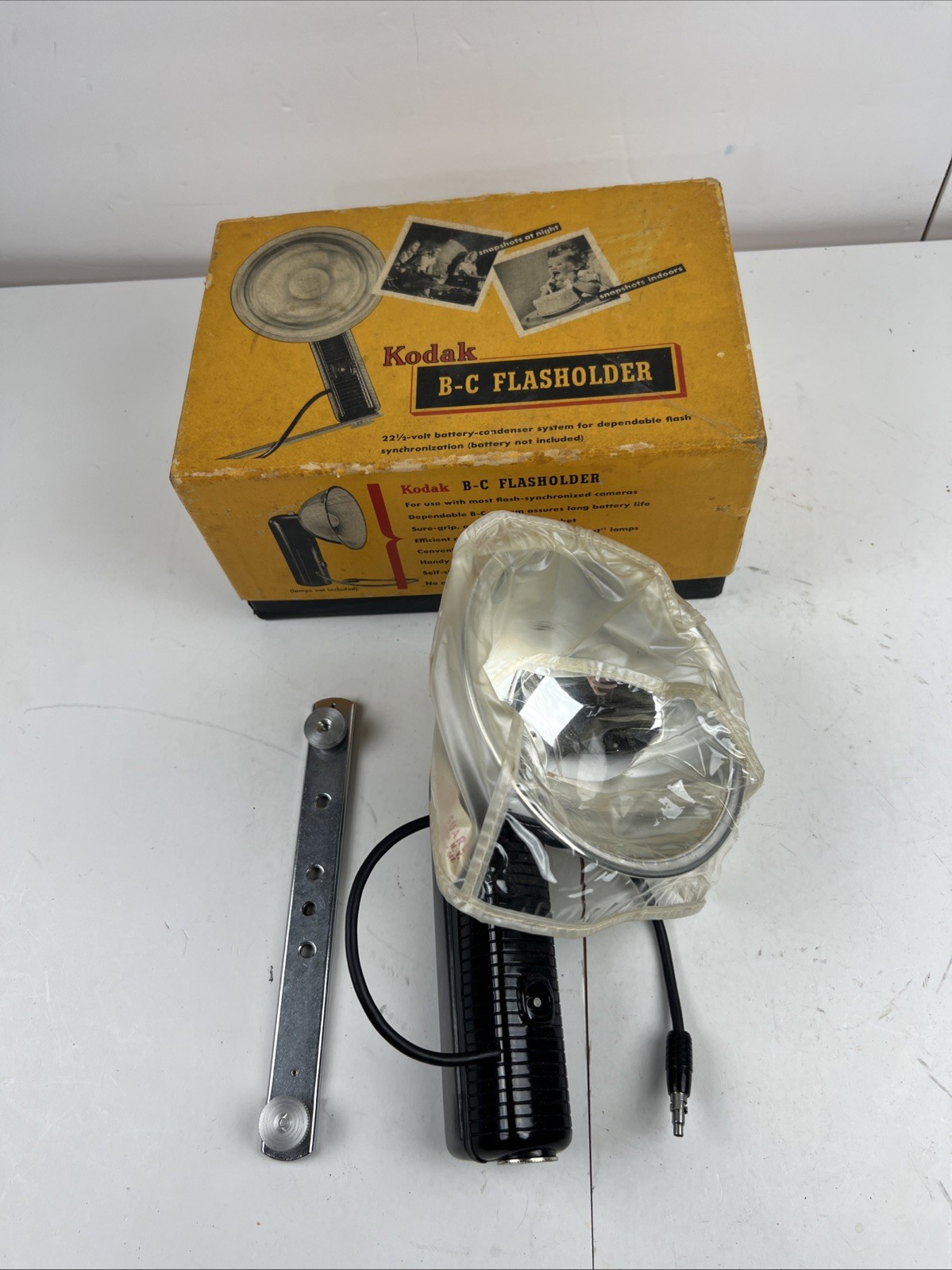 Vintage 1950's KODAK B-C FLASHOLDER WITH  BRACKET, And Box - Untested