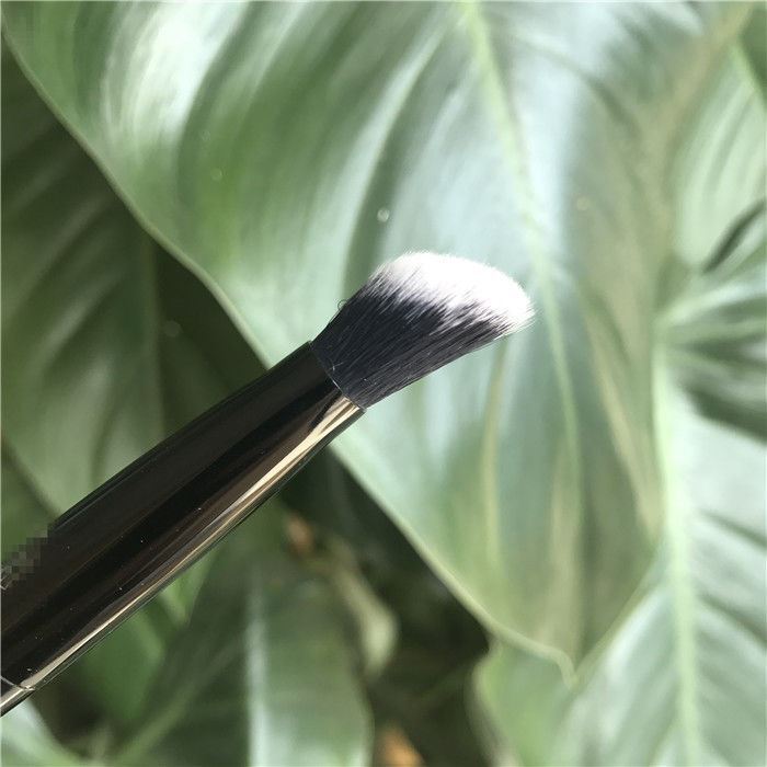 KAT VON D Lock-It Edge Concealer Brus Brush #35 Recommends~Premium Factory Made