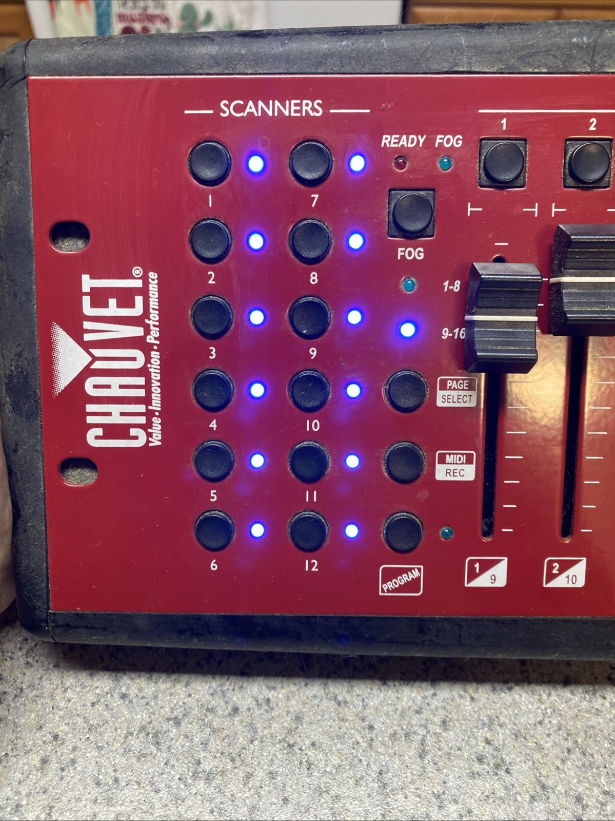 Chauvet DMX-55 Lighting Controller Mixing Desk With MIDI. Rack Mount Powers Up