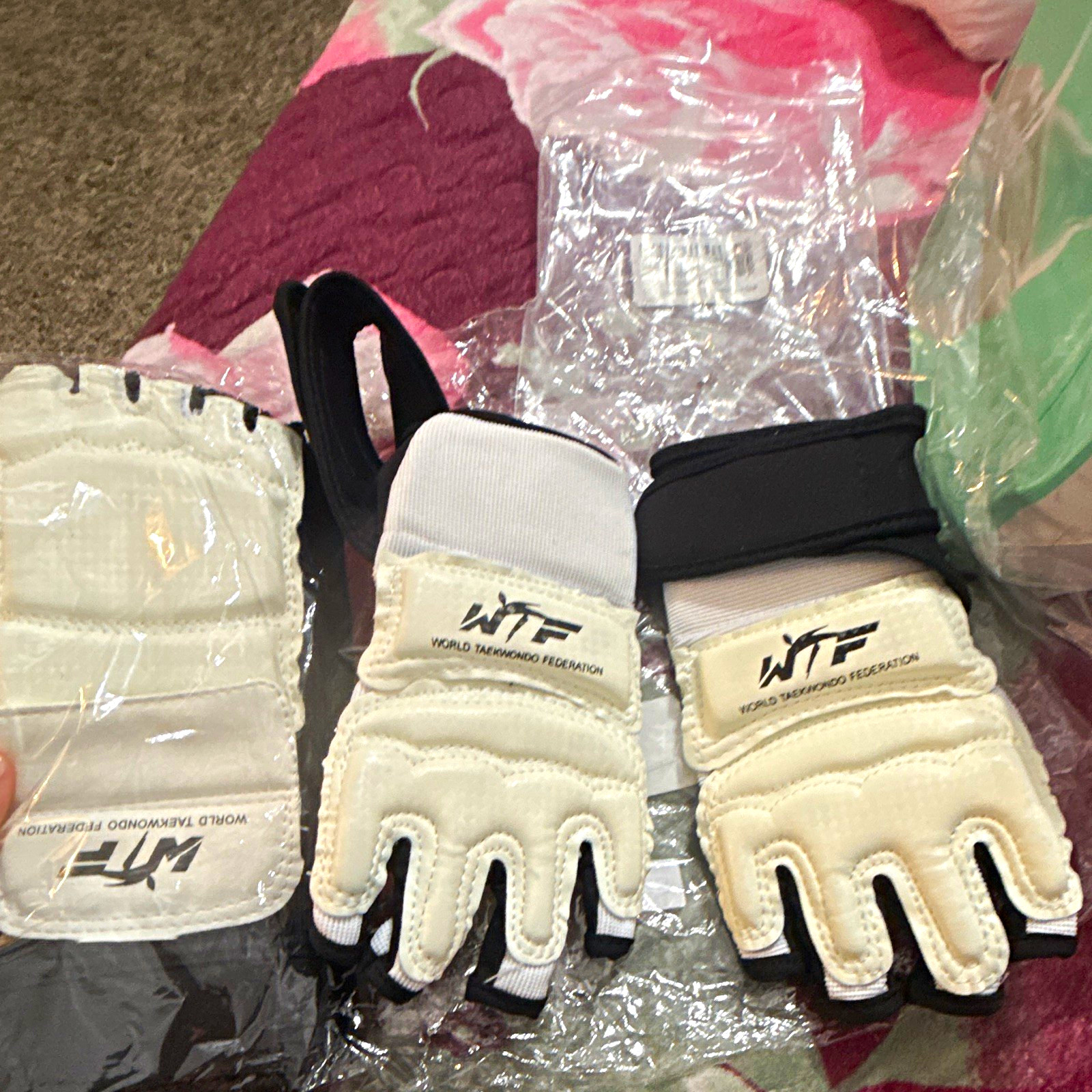 WTF World Taekwondo Federation Tae Kwon Do Open-Finger Sparring Gloves Pair