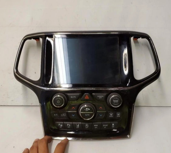 2019-2020 Jeep Grand Cherokee 8.4 Radio Receiver Uconnect 4C connectivity - Used