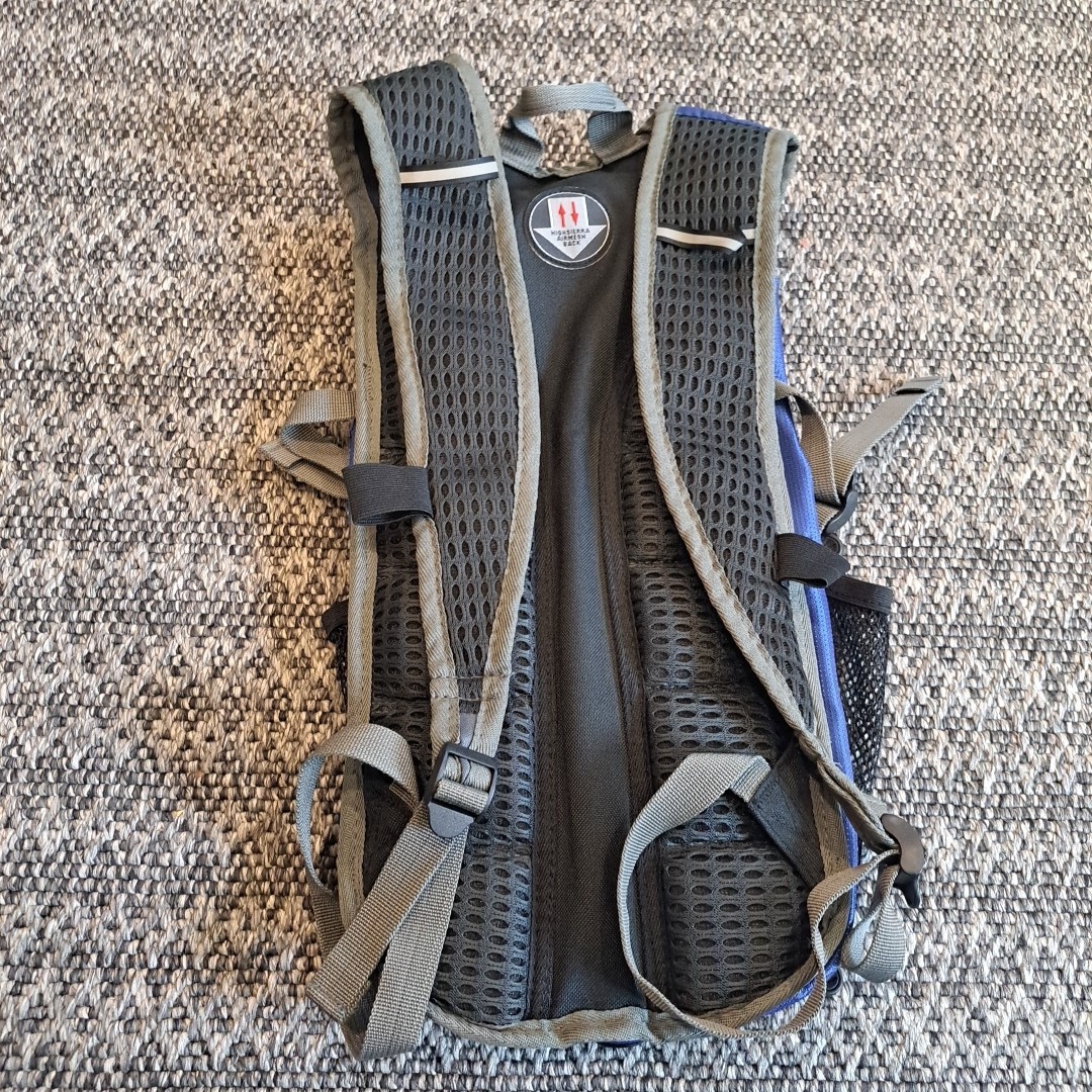 High Sierra Blue Hydration Pack 2L No Bladder Excellent Condition