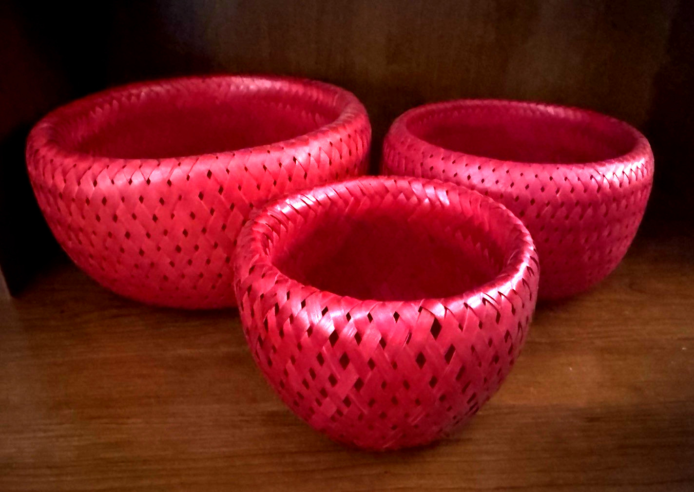 NEW Set of Three Crate & Barrel Woven Bambu Nesting Baskets Decor Crimson Red