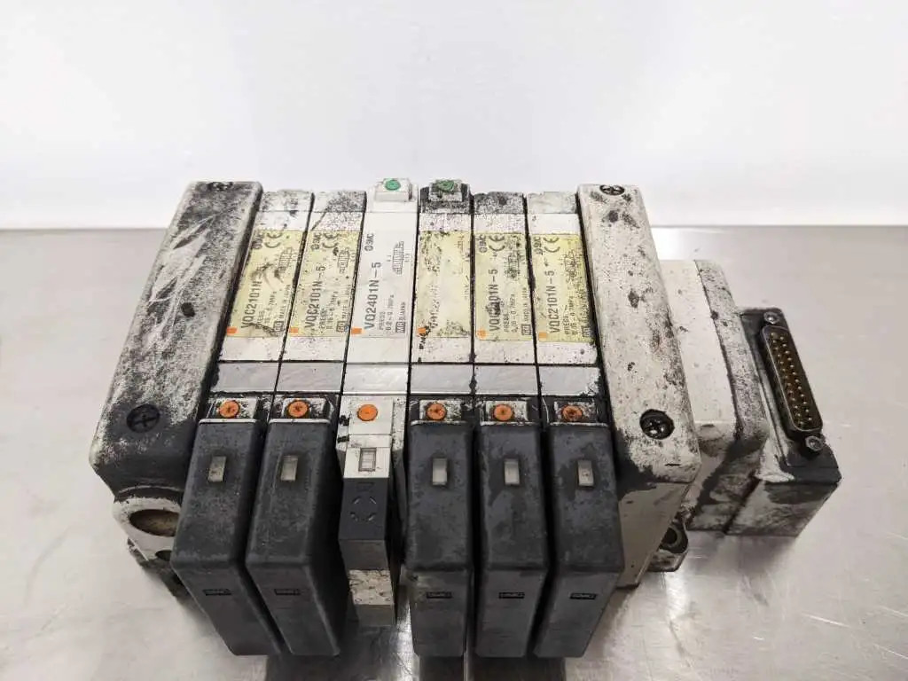 SMC VQ2401N-5 6 Valve Block 0.2-0.7Mpa