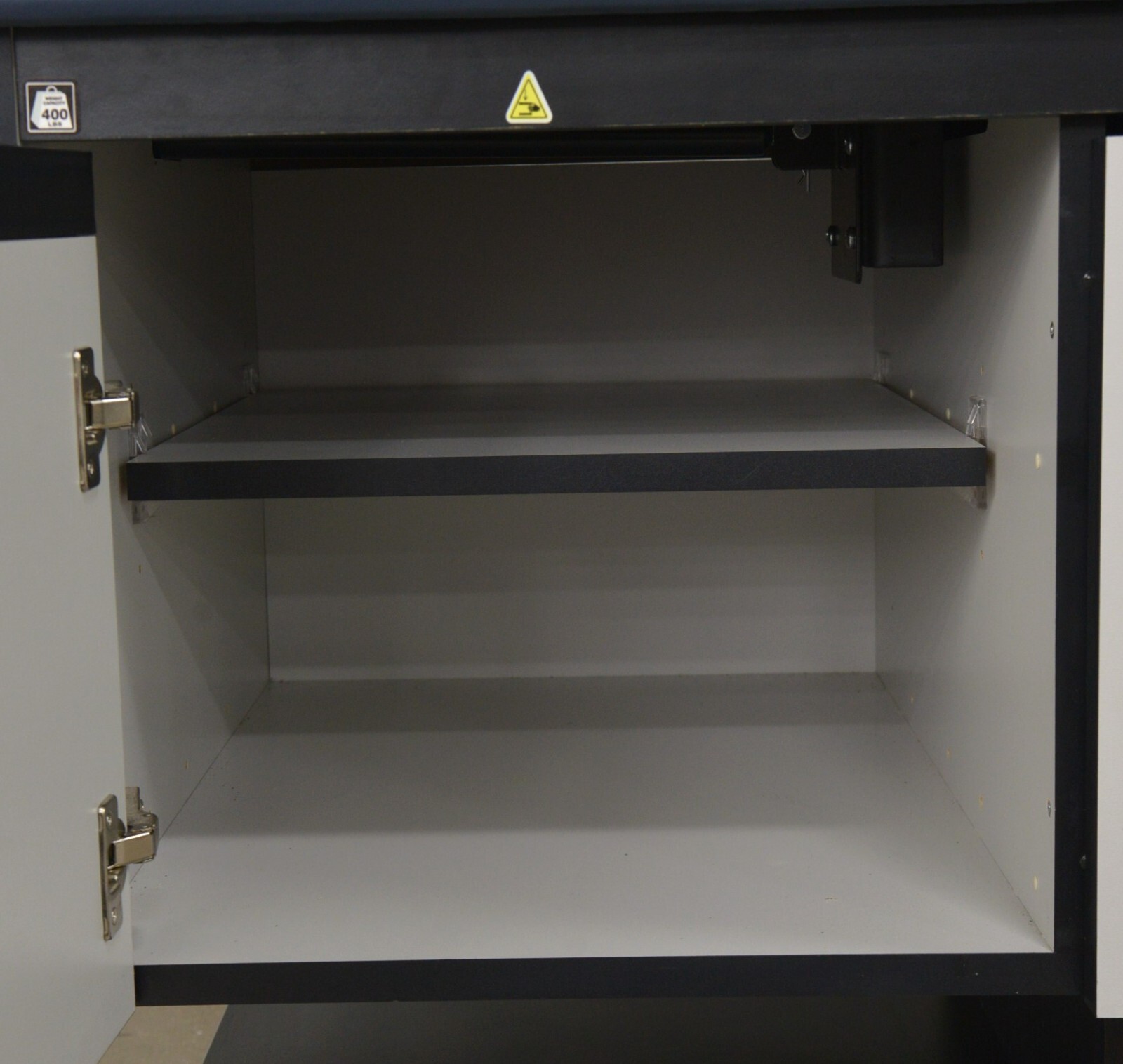 Hausmann Industries 4746 Powermatic 27"x76" Treatment Table