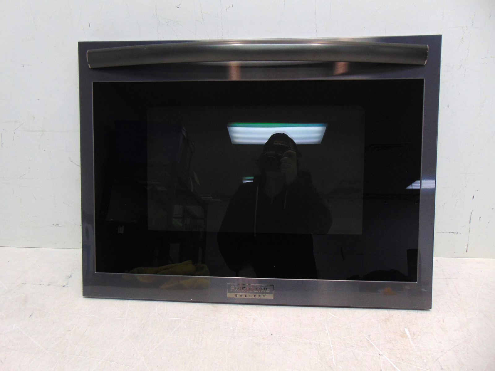 Frigidaire Gas Range GCRG3060BDB Door Assembly