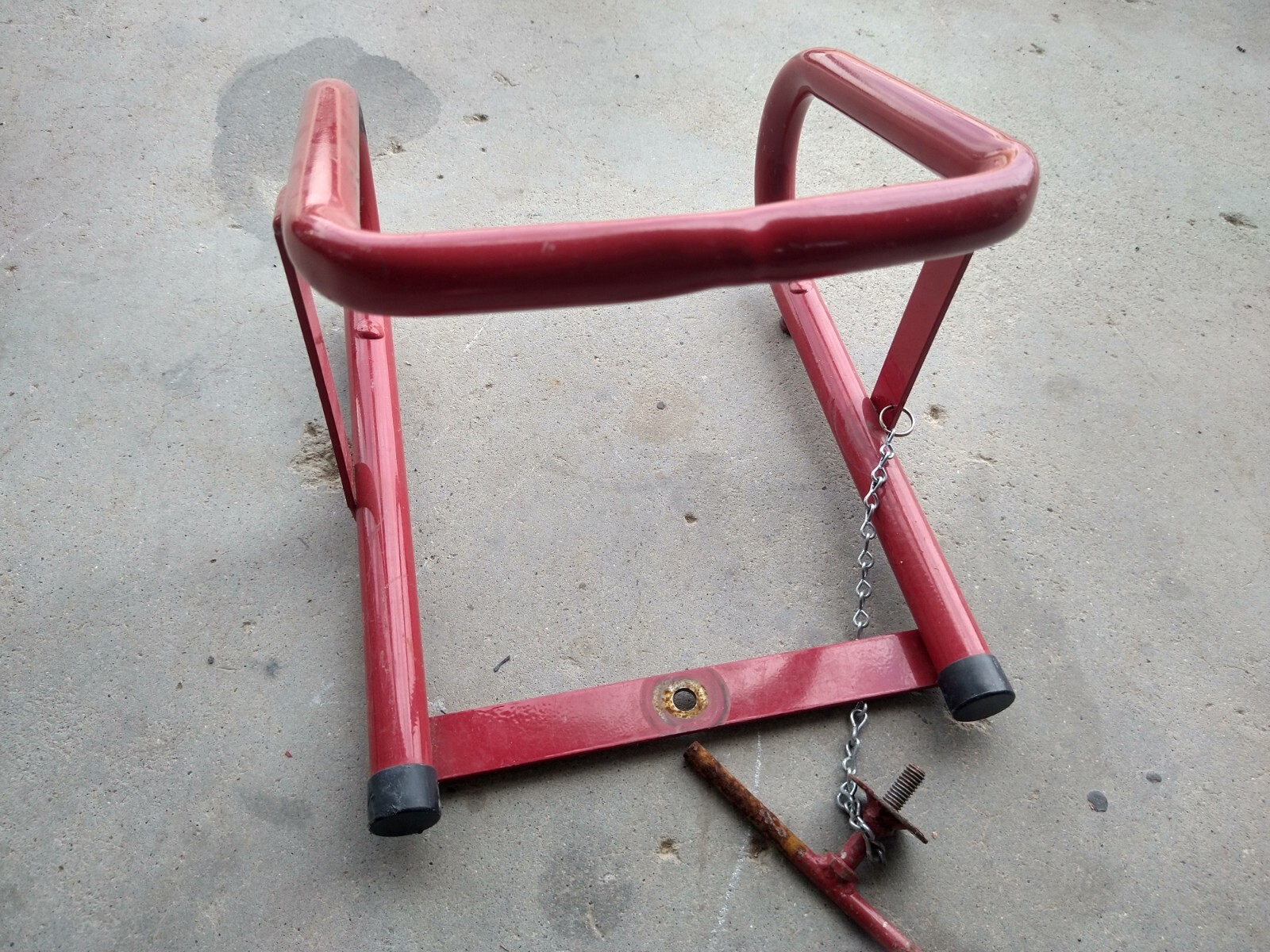 Pingel Removable Motorcycle Wheel Chock Up to 7.75 Inch Tire Width Red