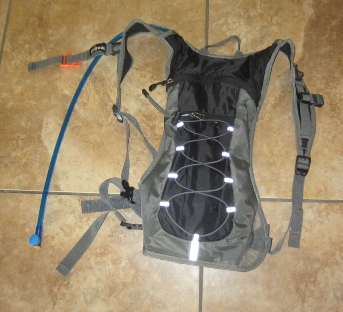Unigear Hydration Pack Backpack with Bladder for Running Hiking Gray Black