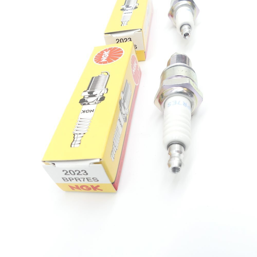2x NGK Spark Plug BPR7ES 2023
