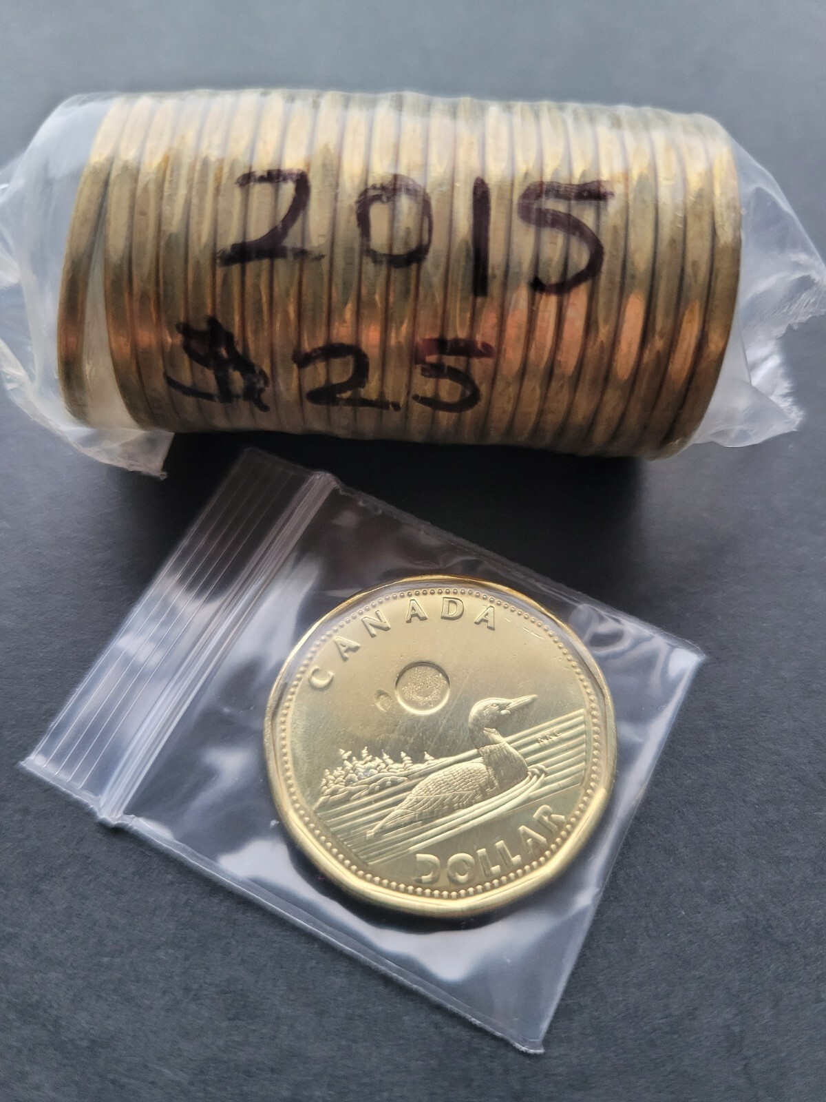 *** CANADA LOONIE 2015 *** FROM MINT ROLL ***