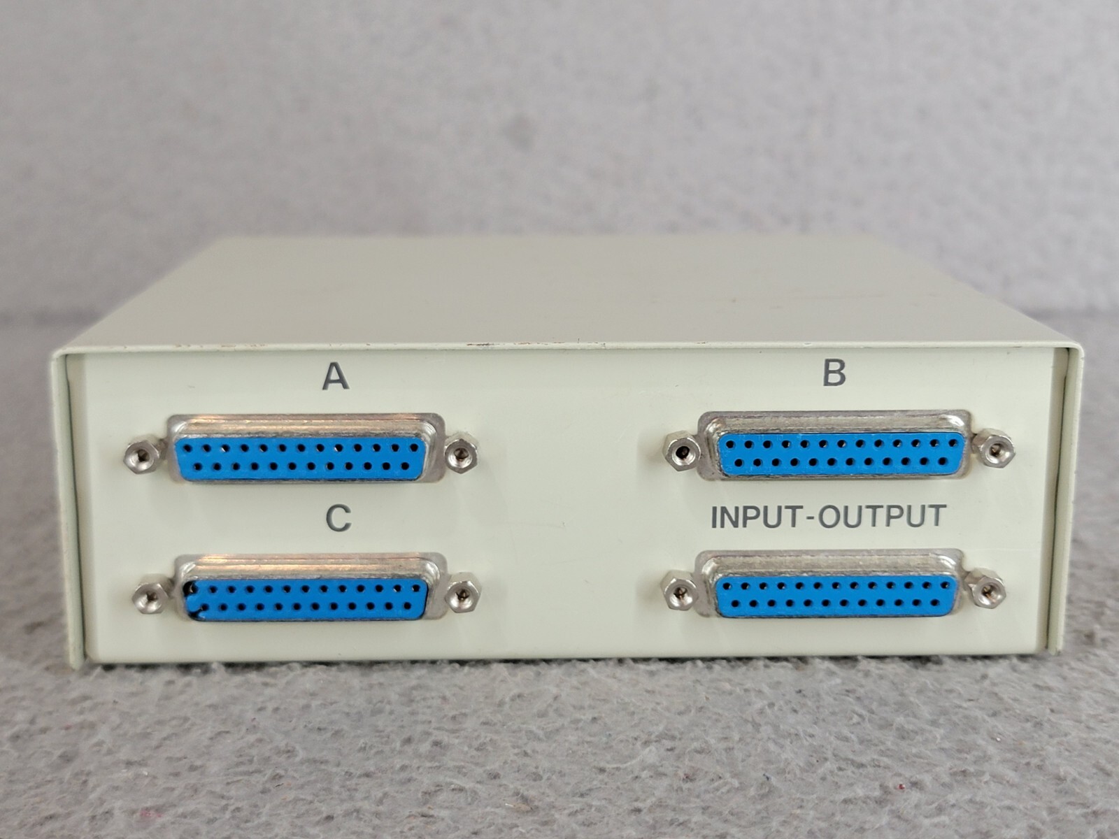 Data Transfer A-B-C Switch Box with 25-Pin Input / Output Connector Untested
