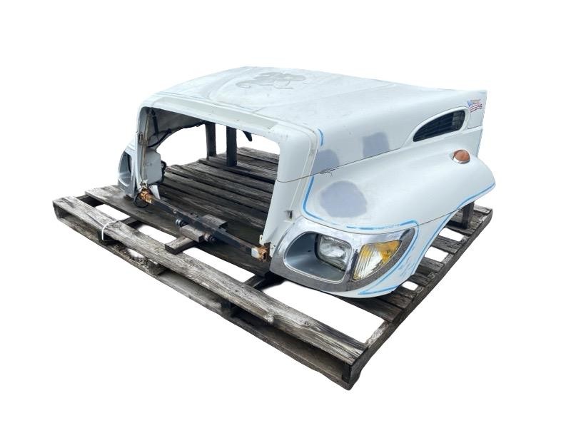 2009 International 7400 Hood (612-12375)