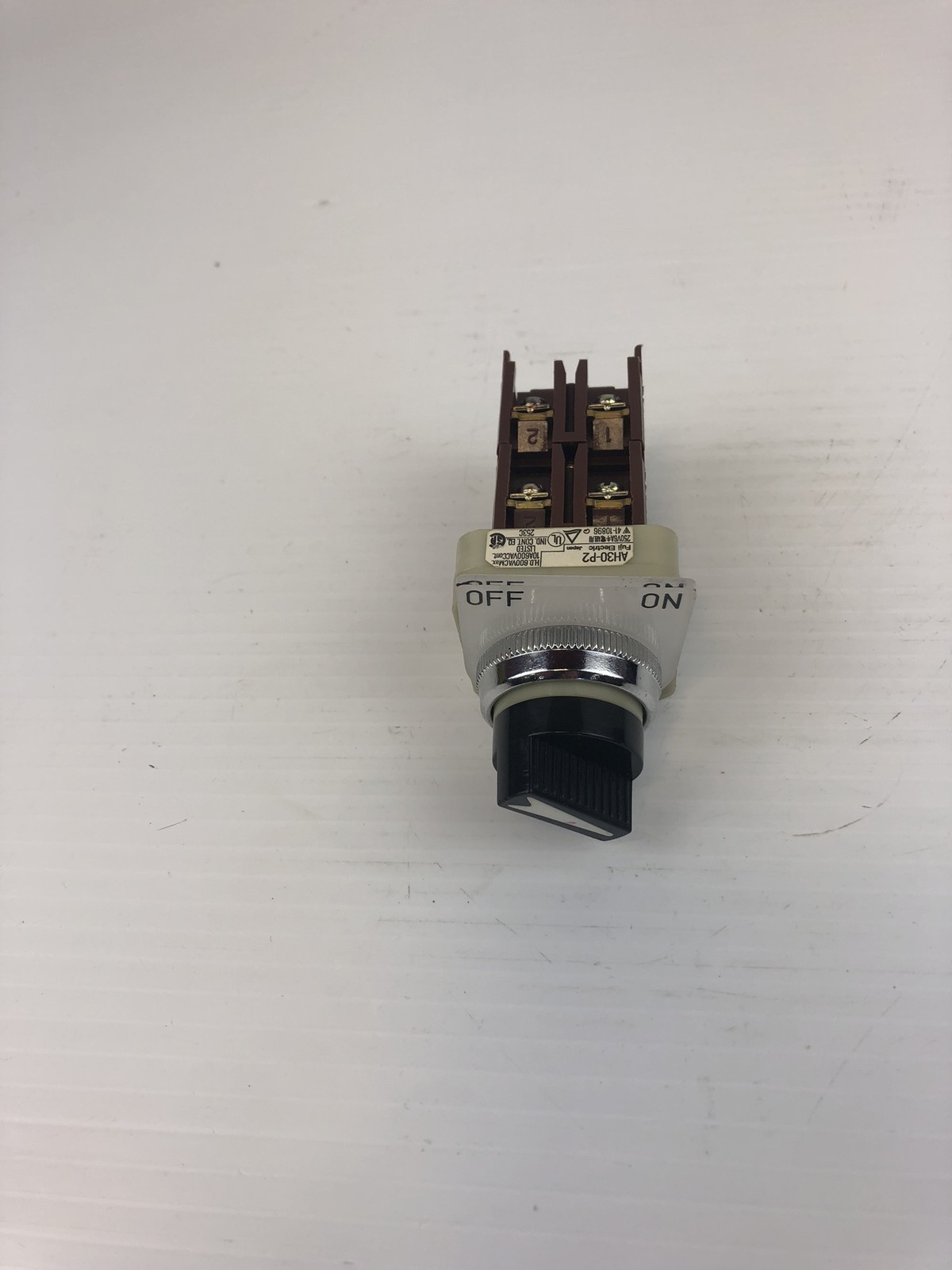 Fuji Electric Off/On Command Switch AH30-P2 Black 600VAC