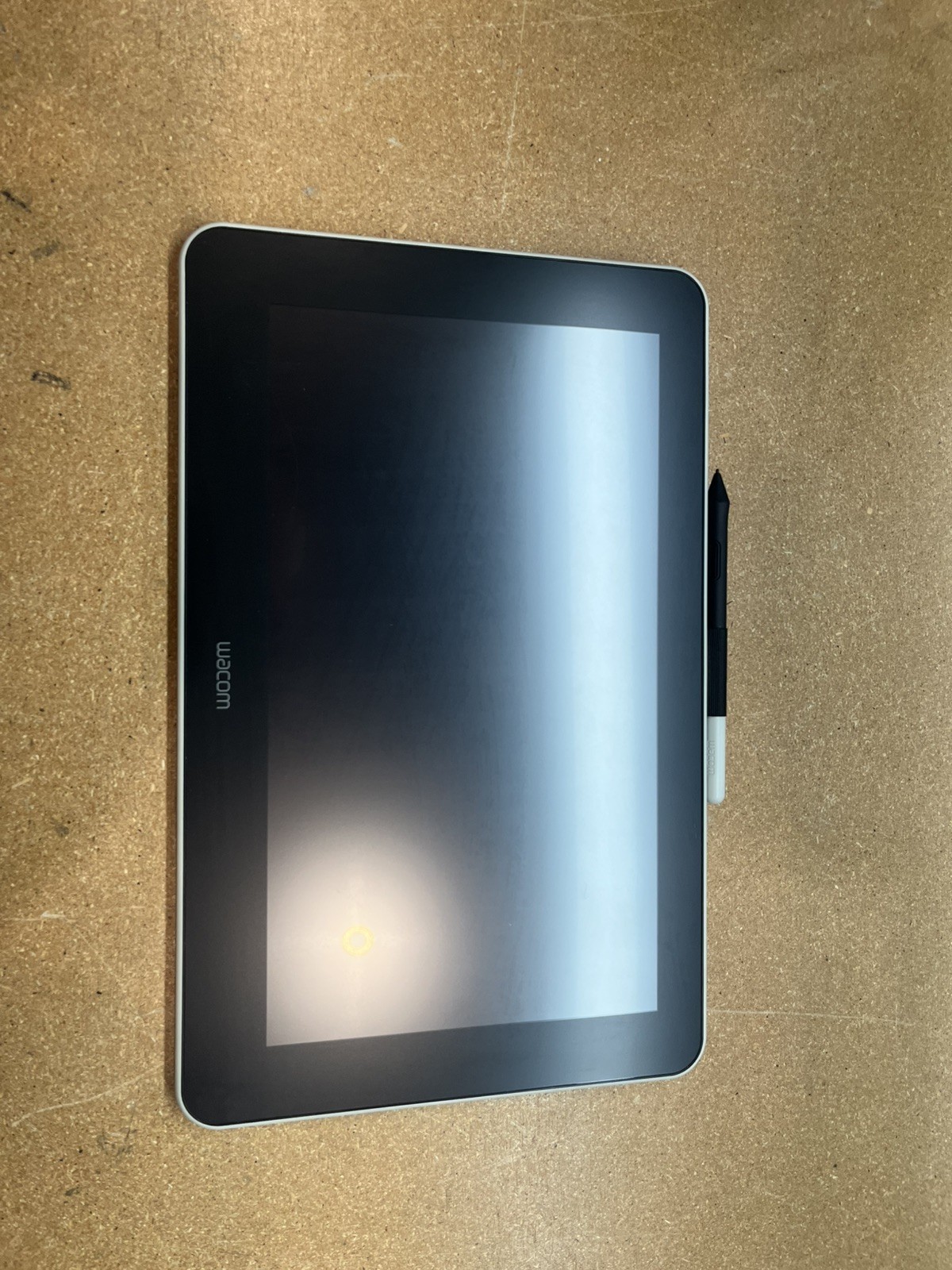 Wacom  One  Drawing Tablet 13.3" Pen Display Flint White