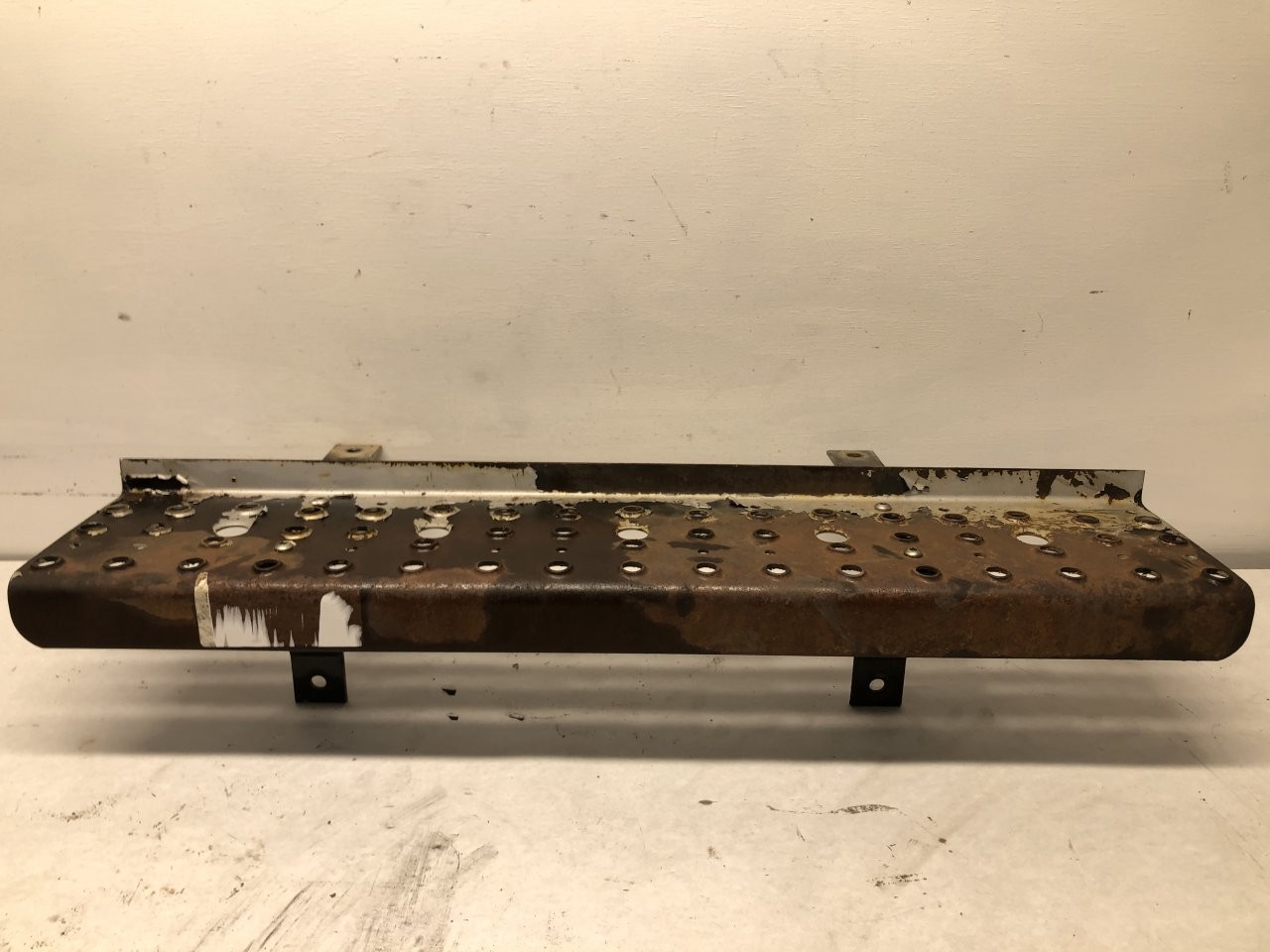 Freightliner FL70 Right/Passenger Step (Frame, Fuel Tank, Faring) - Used