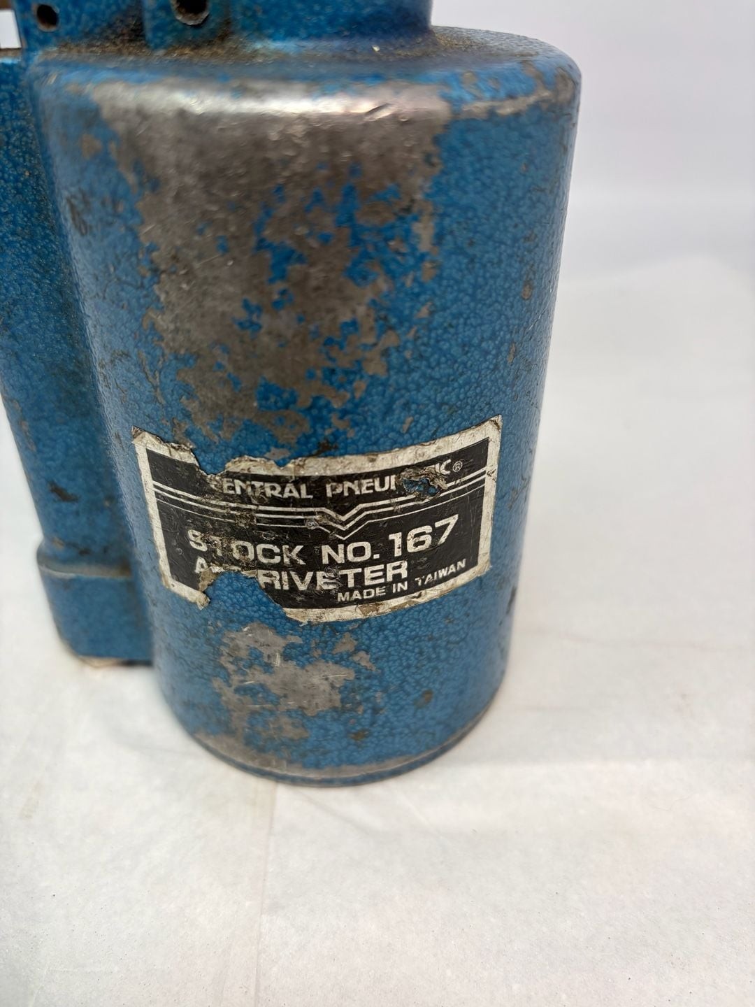 Central Pneumatic Stock No. 167 Air Hydraulic Riveter Gun