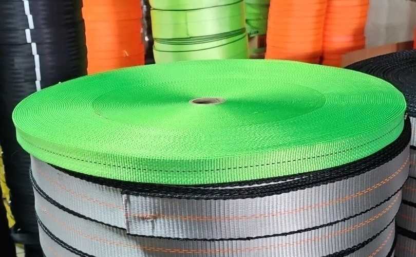325' Roll of 1" Lime w/ Black Center Stitch Tie Down Webbing w/ Splice 3 Av NEW!