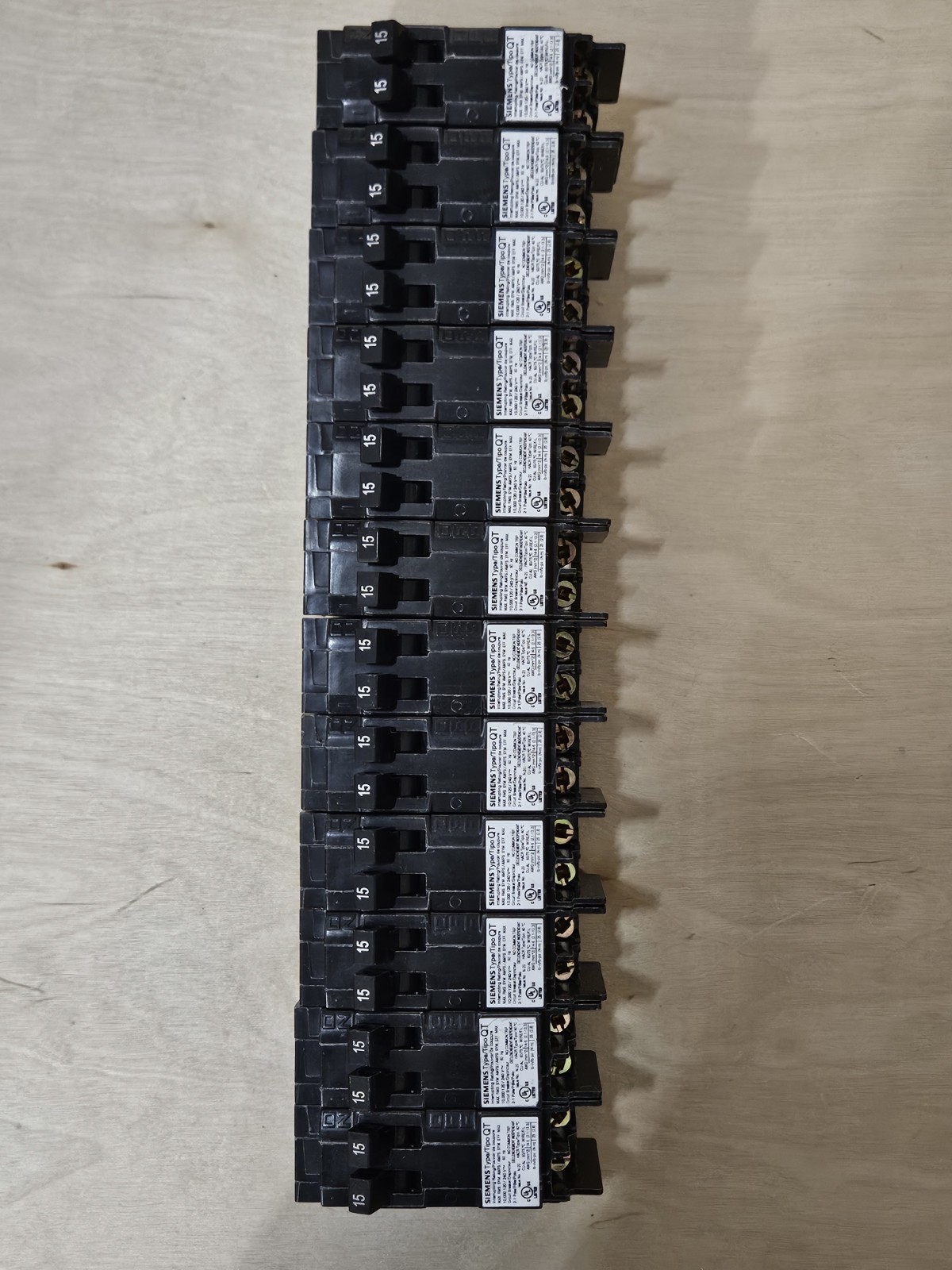 ⚡️Q1515NC - (Box of 12, no clip) - Siemens 15 Amp Tandem Breaker, Fast Shipping