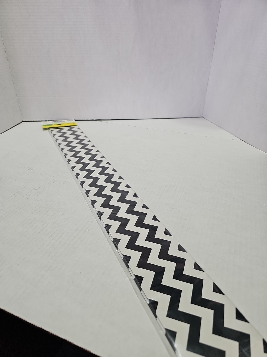 Teacher Created Resources Black & White Chevron / Black With White Dots 3" X 36'