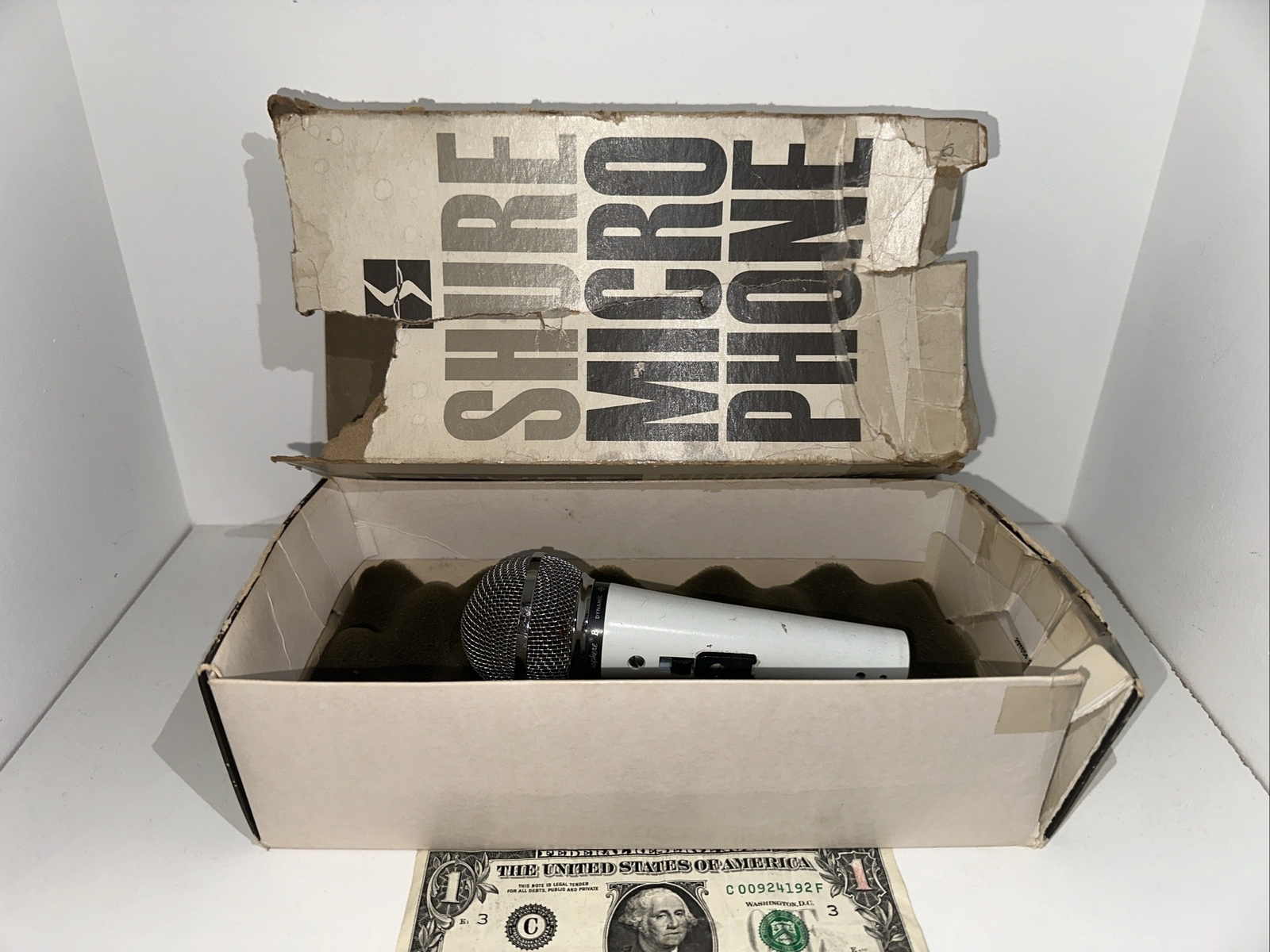 Vintage Shure Unisphere B - Model PRO 85  Dynamic Microphone - Untested