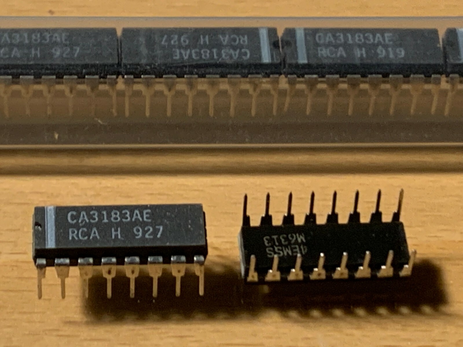 RCA IC - CA3183AE , Bipolar Junction Transistor, Array, Independent, DIP-16.