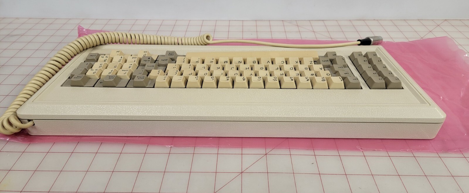 VINTAGE ITT XTRA 88200-101 REV C KEYBOARD (UNTESTED)