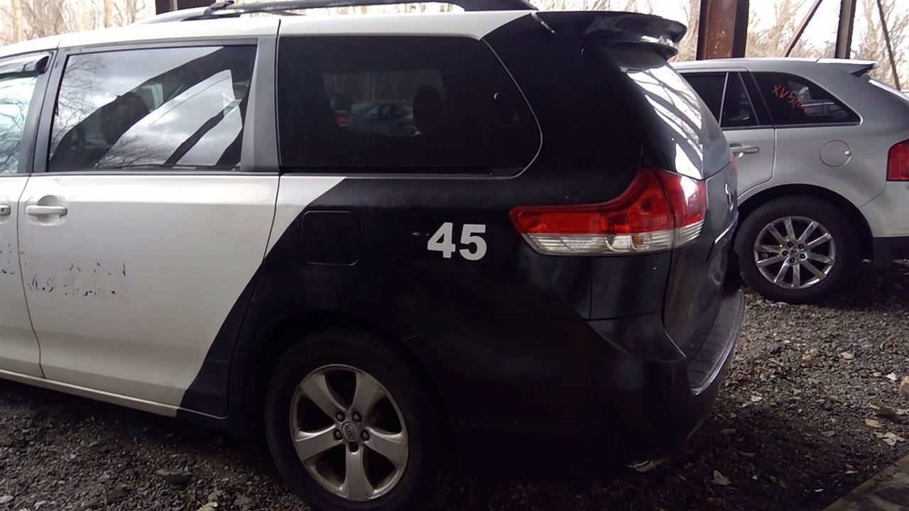 Chassis ECM Multiplex Network Left Hand Dash Fits 11-12 SIENNA 1585336