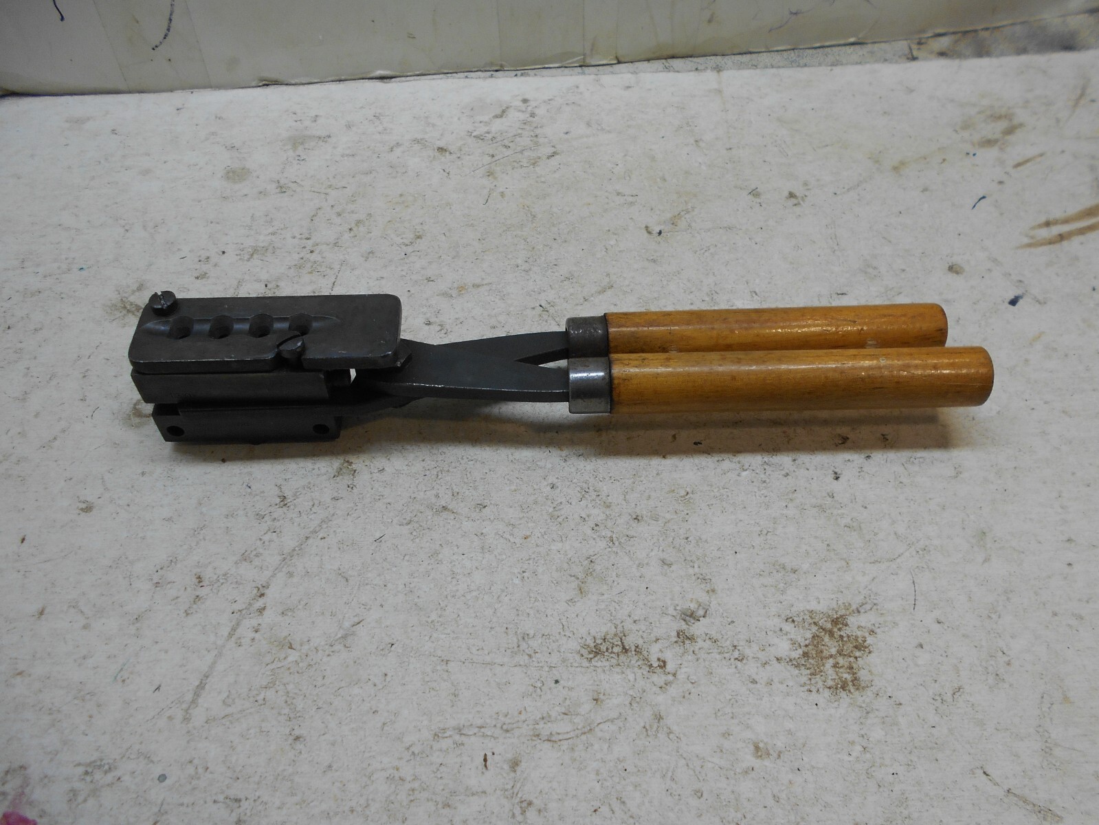 hensley&gibbs #130 4 cavity pistol bullet mold 45 acp 185/gr with handles