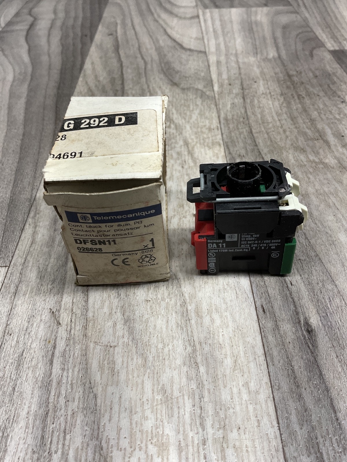TELEMECANIQUE DF-SN11 CONTACT BLOCK DA11 #4012F147SI