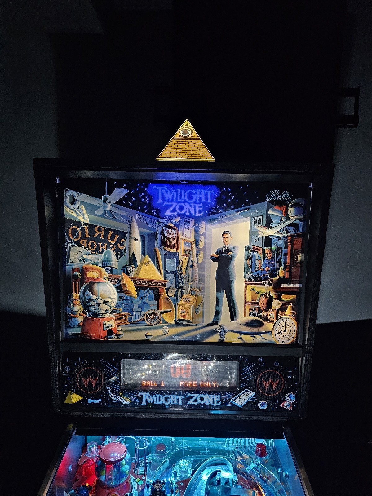 1993 Twilight Zone Pinball Machine Pyramid Topper MOD w/Color Flashing Lights
