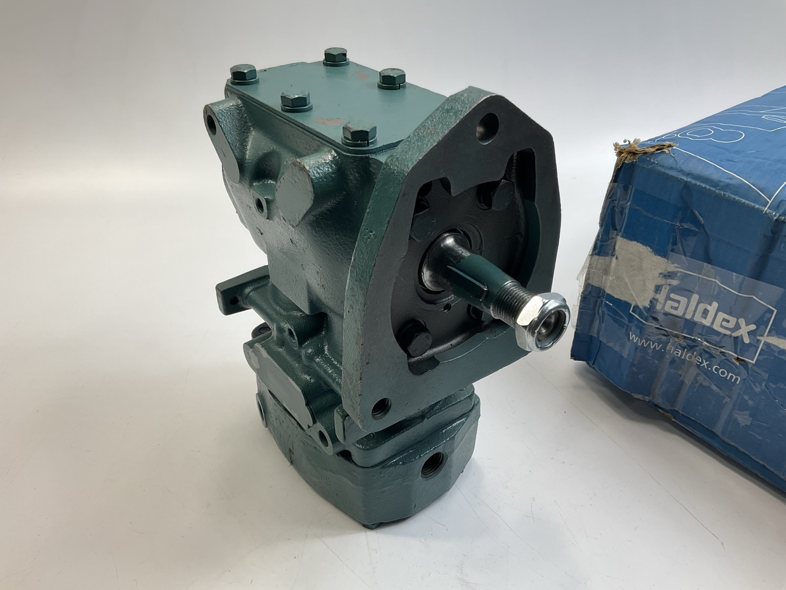 REMAN Haldex 103274X Air Brake Compressor TF501 For CAT 3406B, Water Air Cooled