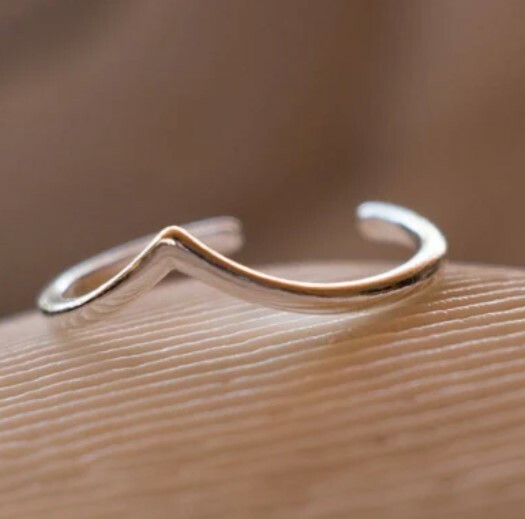 Ladies V Shaped Toe Ring Solid Metal 925 Sterling Silver 14k White Gold Plated
