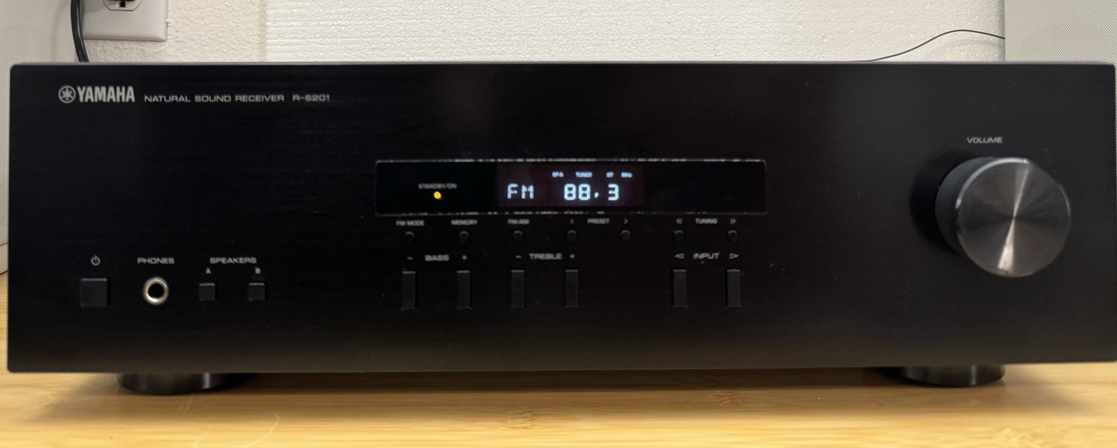YAMAHA R-S201 100W NATURAL SOUND RECEIVER  STEREO AM/FM TUNER - MINT! READ